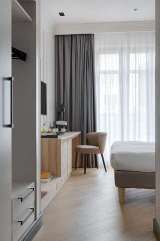 Отель Riviera House Киев Улучшенный двухместный номер с 1 кроватью-3