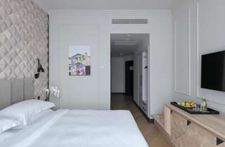 Отель Riviera House Киев Улучшенный двухместный номер с 1 кроватью-4